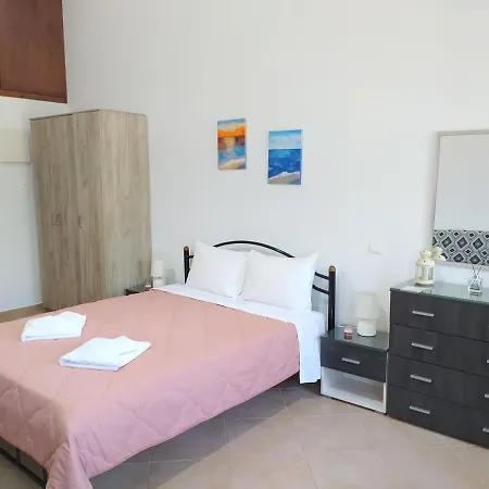 Roula's Apartment! דירה